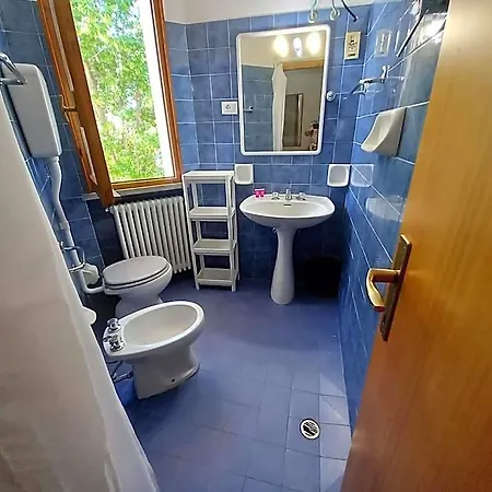 Hotel Attractive With Garden