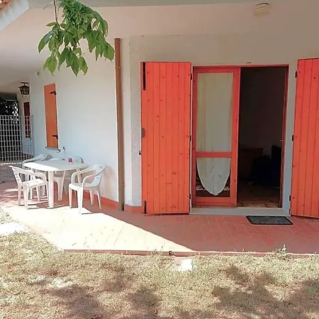 Hotel Attractive With Garden